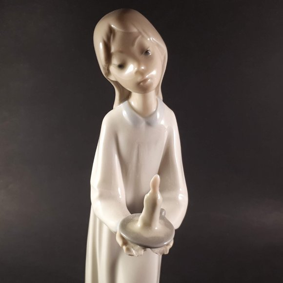 Lladro Daisa NAO Girl with Torn Nightgown Figurine Vintage 1980’s - Picture 6 of 8